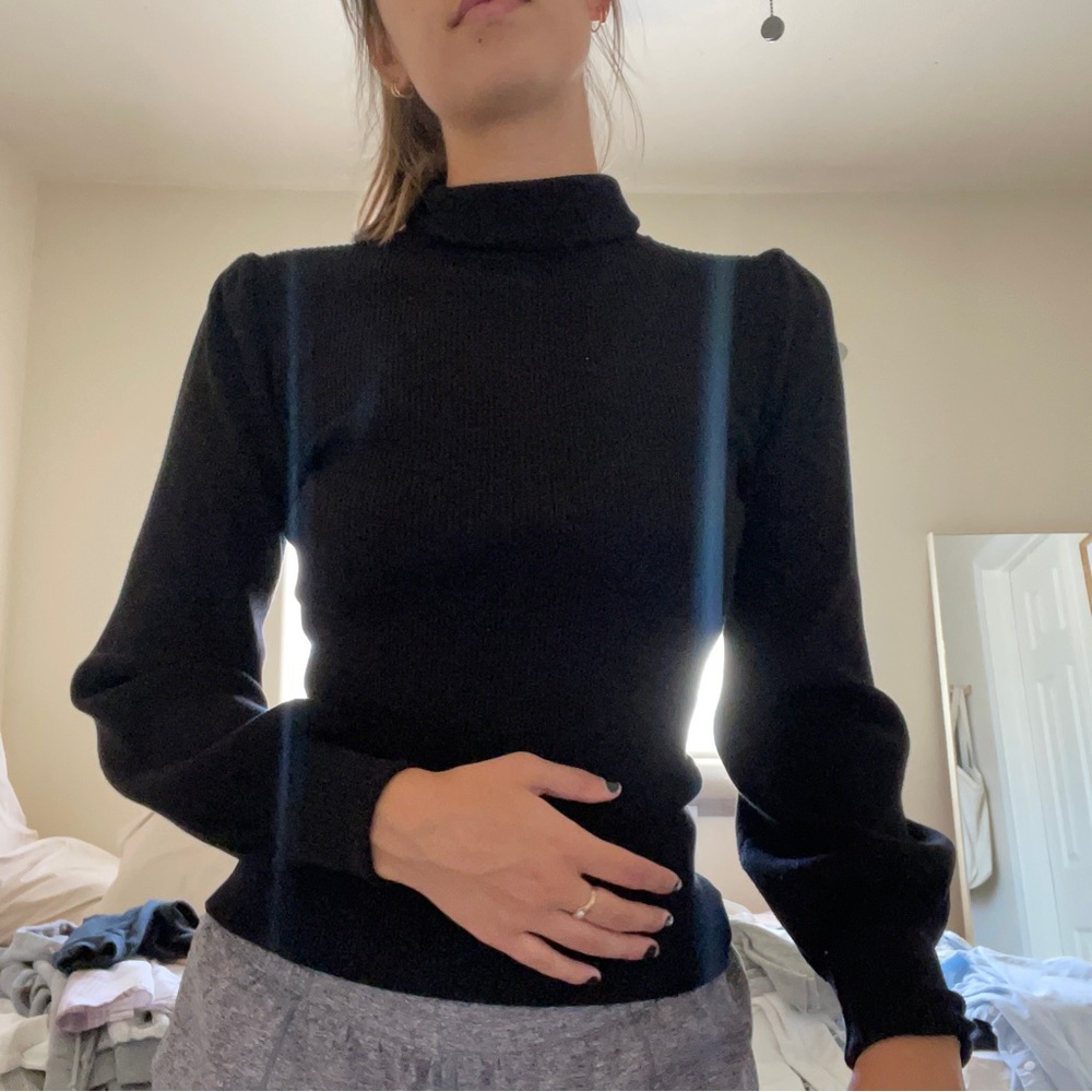 Black puff sleeve turtleneck